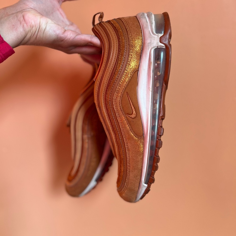Nike Air Max - Women’s - Picture 2 of 5